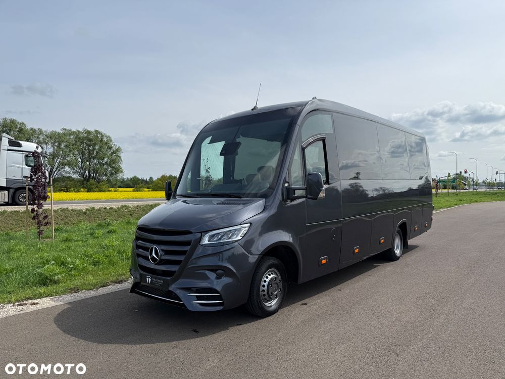 Mercedes-Benz Sprinter 519 - 12