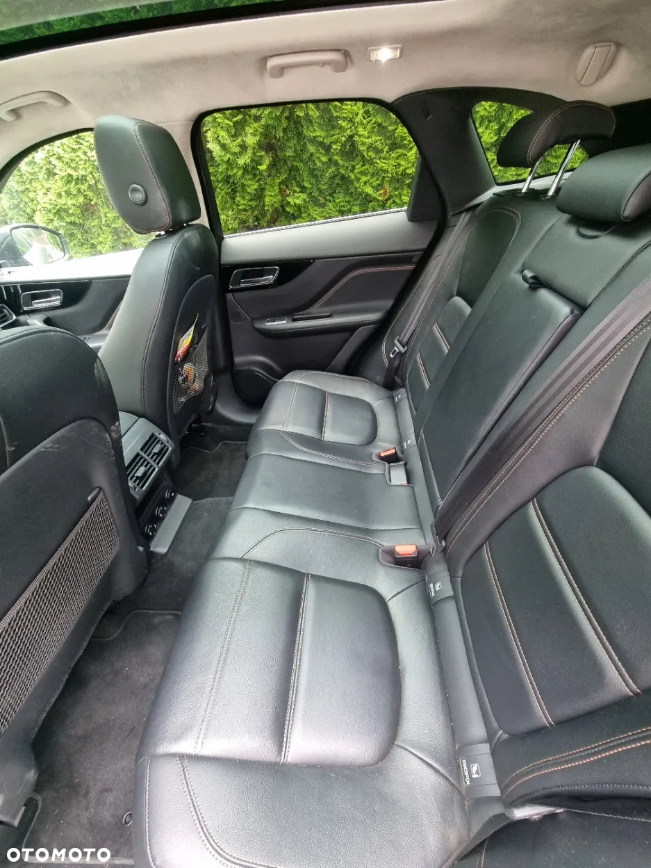 Jaguar F-Pace 2.0 i4D AWD R-Sport - 4