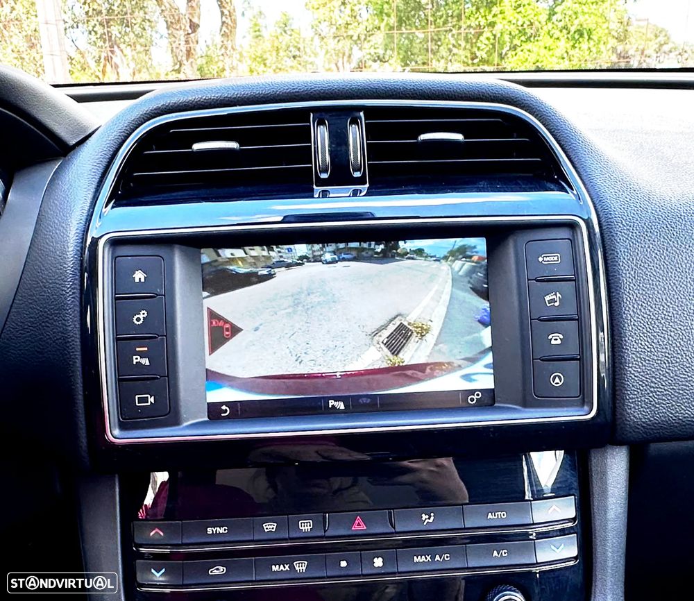 Jaguar F-Pace 2.0 i4D Prestige AWD Aut. - 9