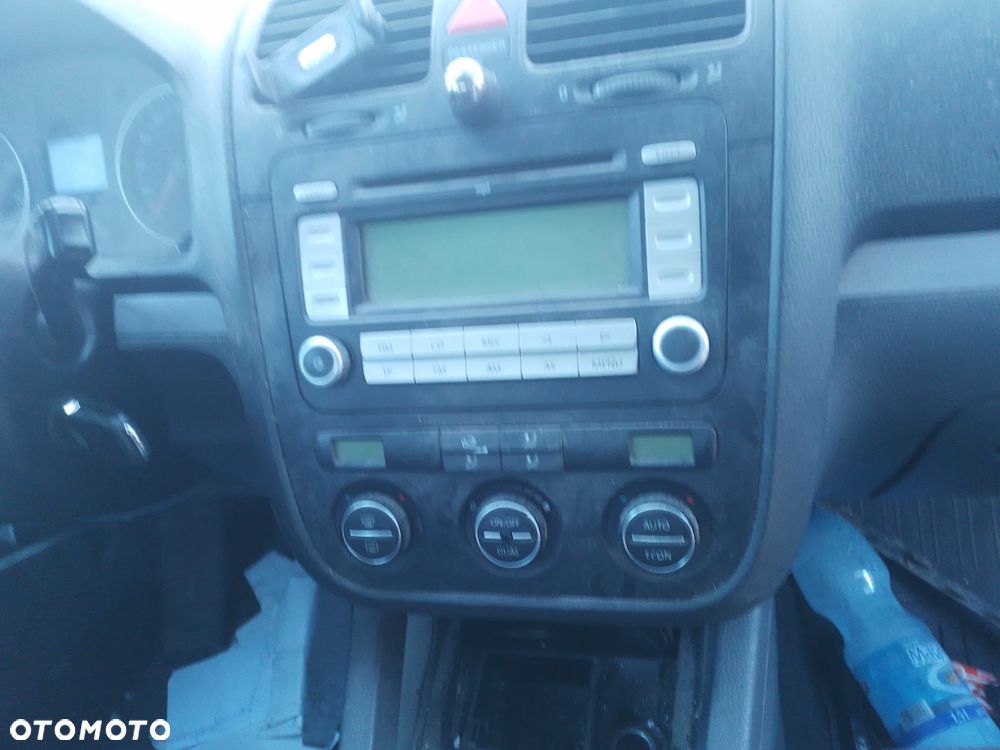 VW JETTA 1.6 BSE  05-11 - OSŁONA PRZECIWSŁONECZNA PRAWA LEWA - 28