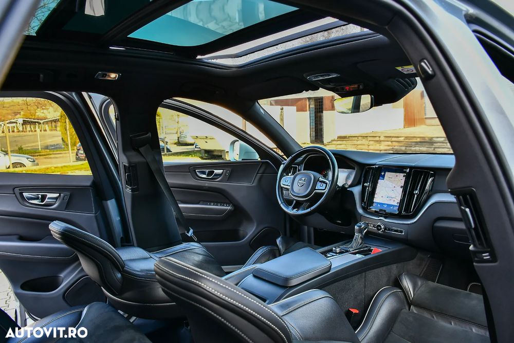 Volvo XC 60 D4 AWD R-Design - 30