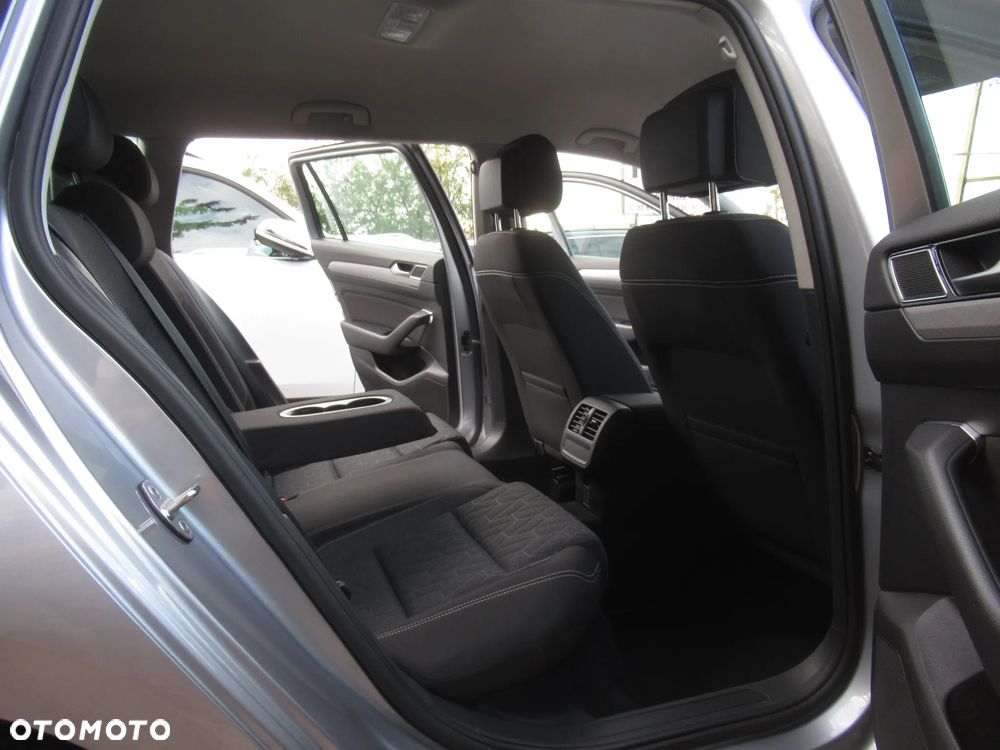 Volkswagen Passat 1.5 TSI EVO Business DSG - 8