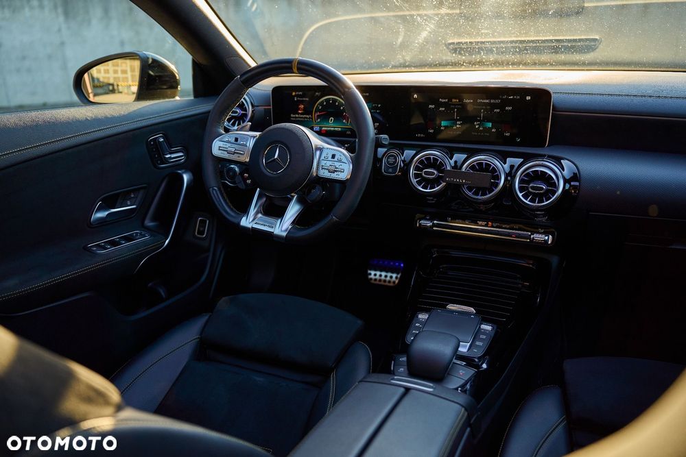 Mercedes-Benz CLA AMG 45 S 4-Matic 8G-DCT - 31