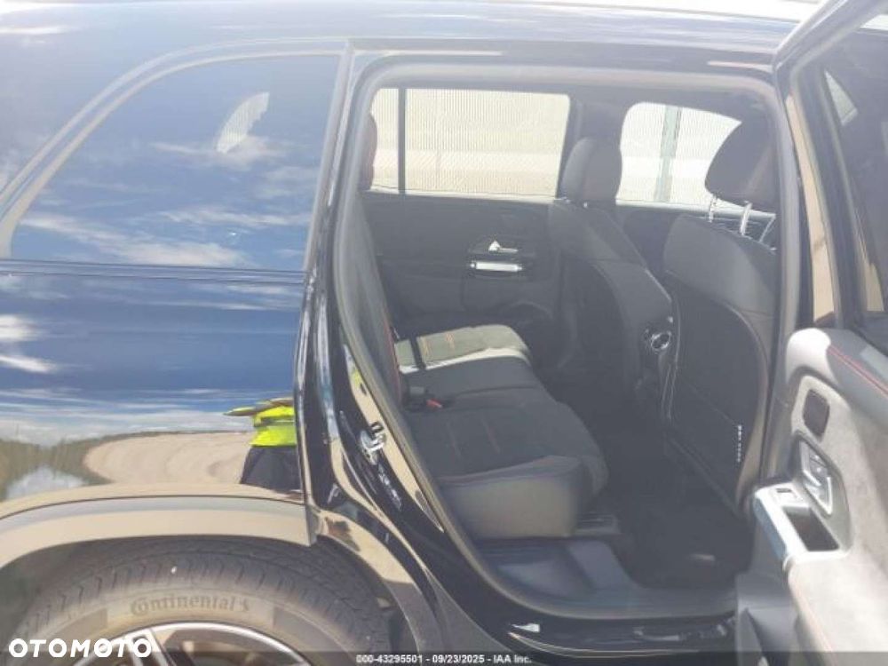Mercedes-Benz GLB - 10