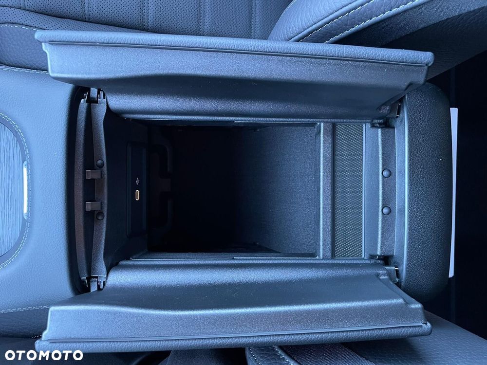 Mercedes-Benz GLE - 38