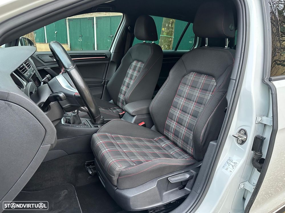 VW Golf 2.0 TSi GTi Performance - 7