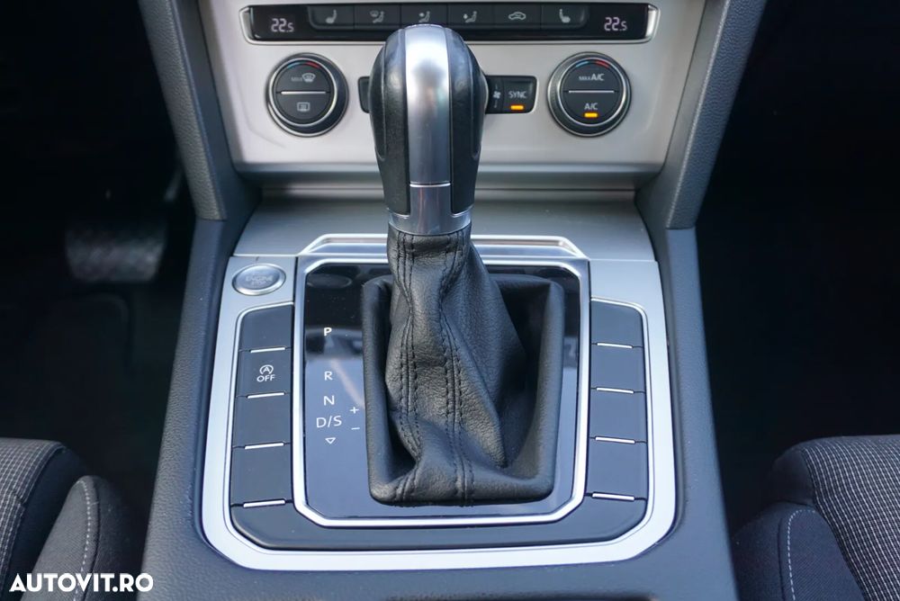 Volkswagen Passat 2.0 TDI DSG (BlueMotion Technology) Comfortline - 21