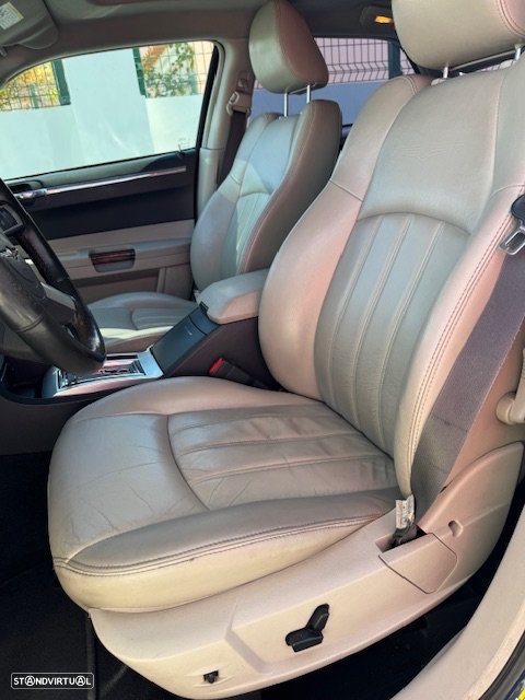 Chrysler 300 C Touring 3.0 CRD - 9