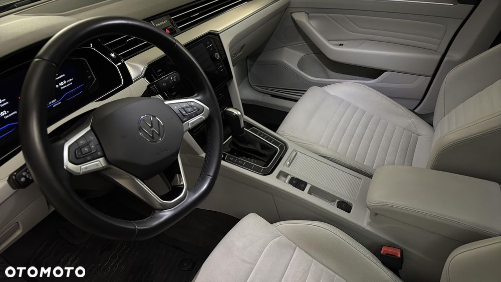 Volkswagen Passat 2.0 TDI EVO Elegance DSG - 9