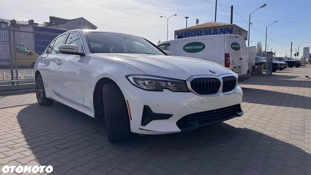 BMW Seria 3 330i Sport Line - 4