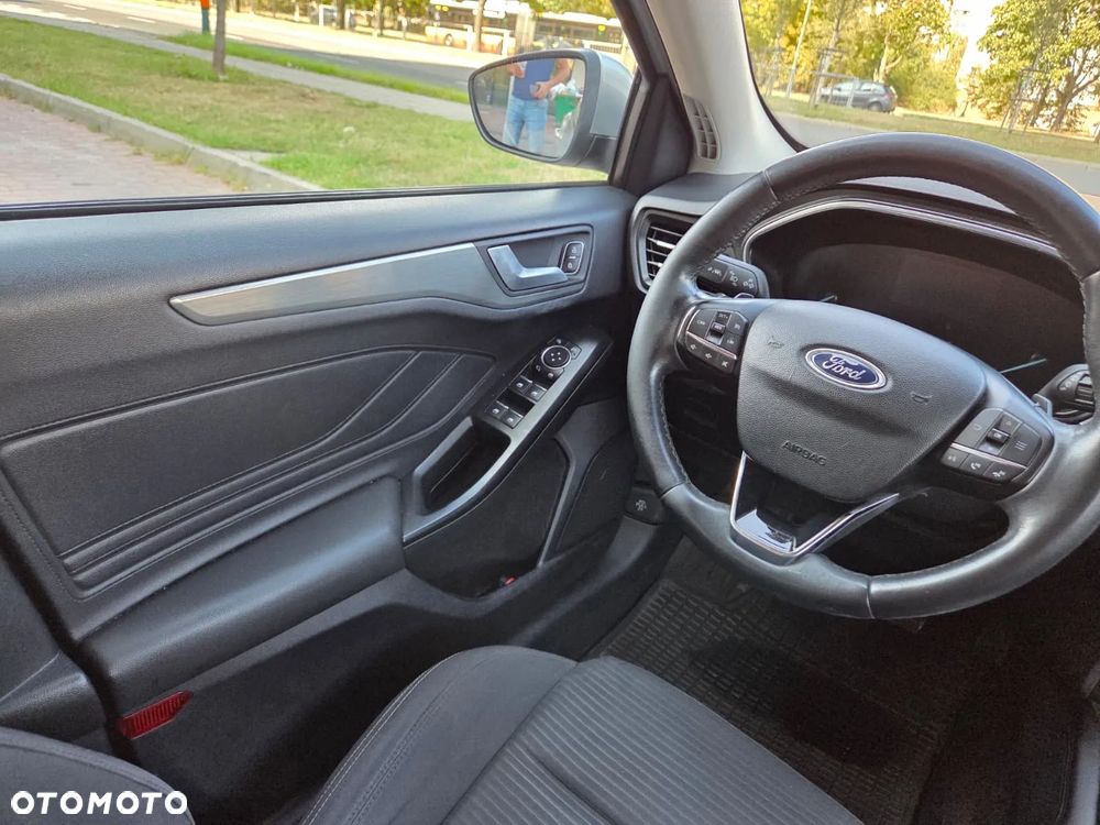 Ford Focus 1.5 TDCi Titanium PowerShift - 24
