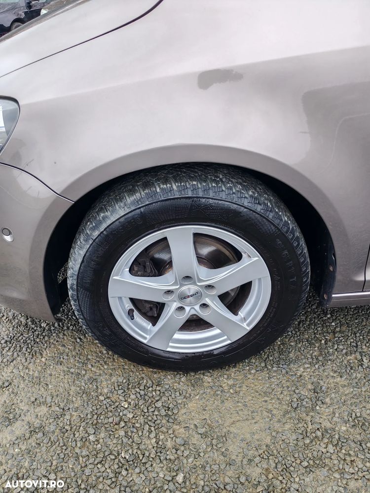 Volkswagen Golf Plus 2.0 TDI DSG Comfortline - 8