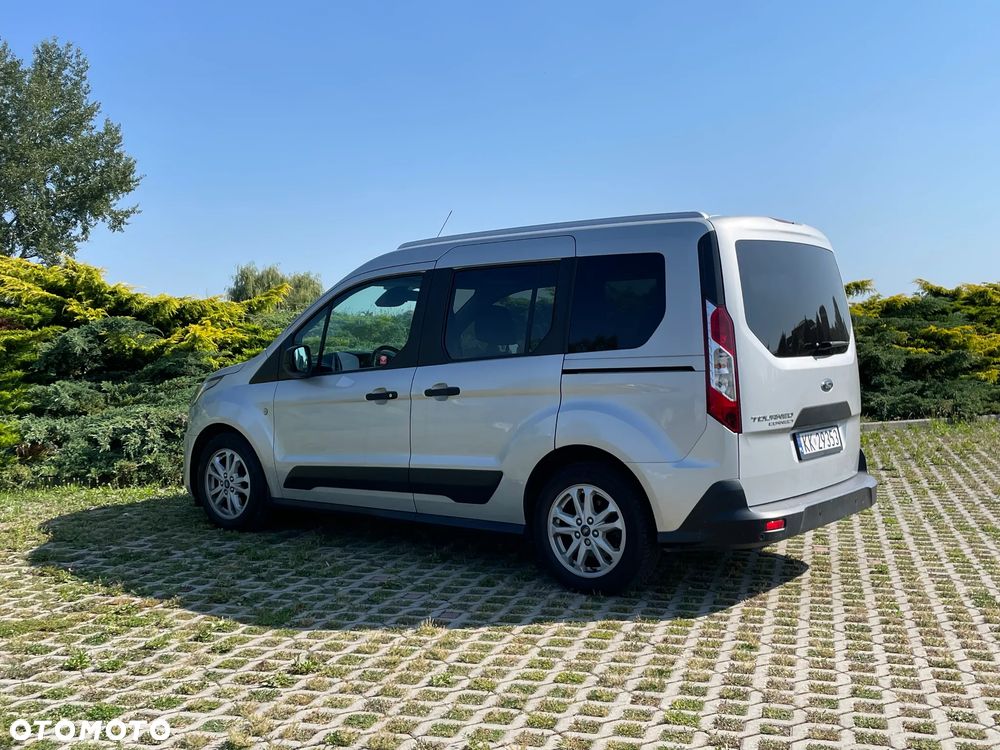 Ford Tourneo Connect - 12