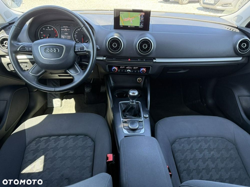 Audi A3 Sportback 1.2 TFSI Attraction - 4