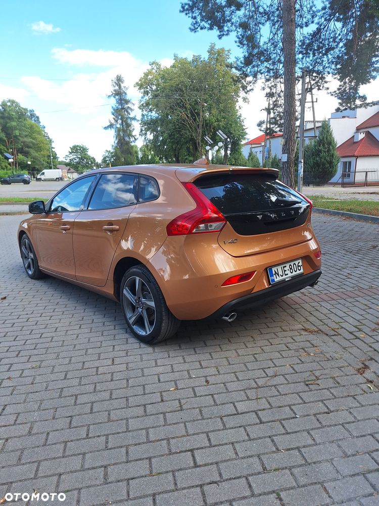 Volvo V40 D3 Geartronic Momentum - 4