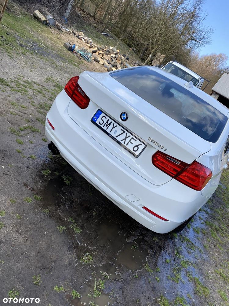 BMW Seria 3 328i - 4