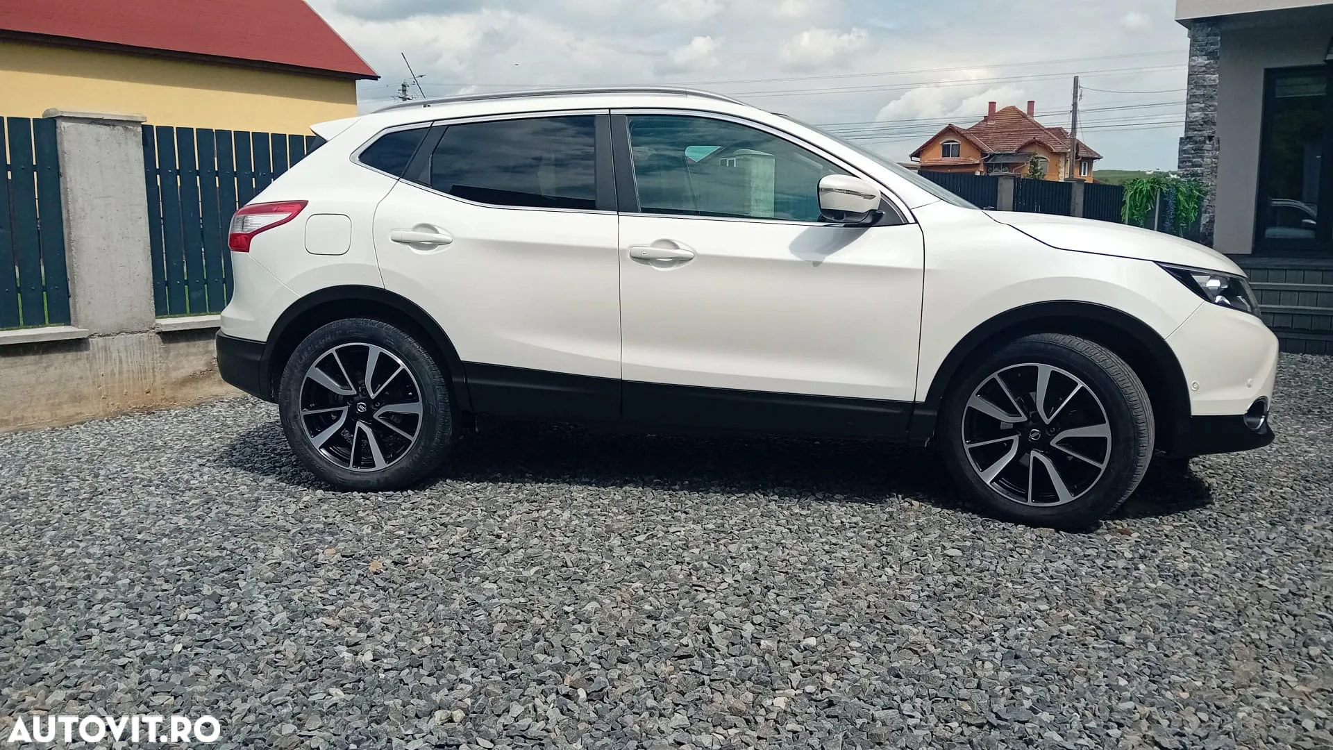 Nissan Qashqai 1.6 DCI 4 x 4 DPF tekna - 2