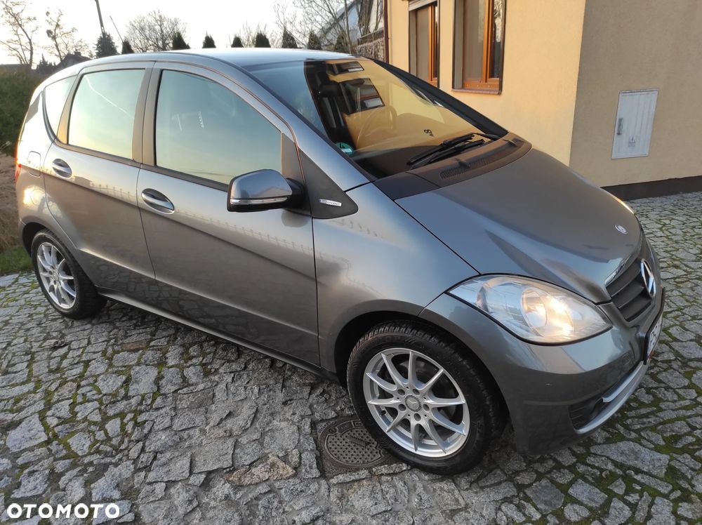 Mercedes-Benz Klasa A 160 BlueEFFICIENCY Special Edition - 16