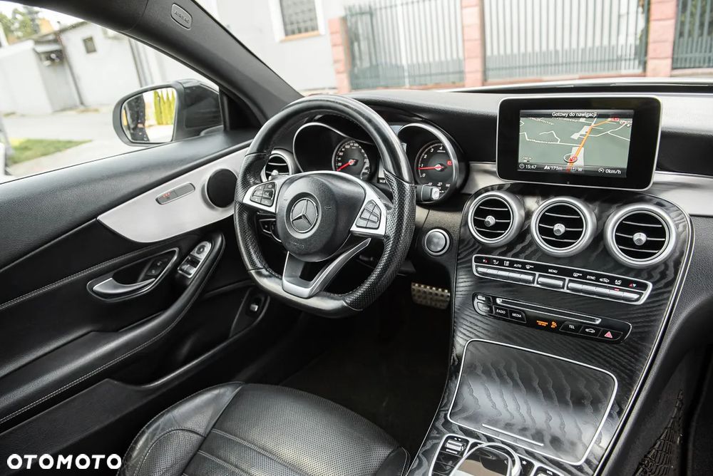Mercedes-Benz Klasa C 200 4Matic 9G-TRONIC AMG Line - 33