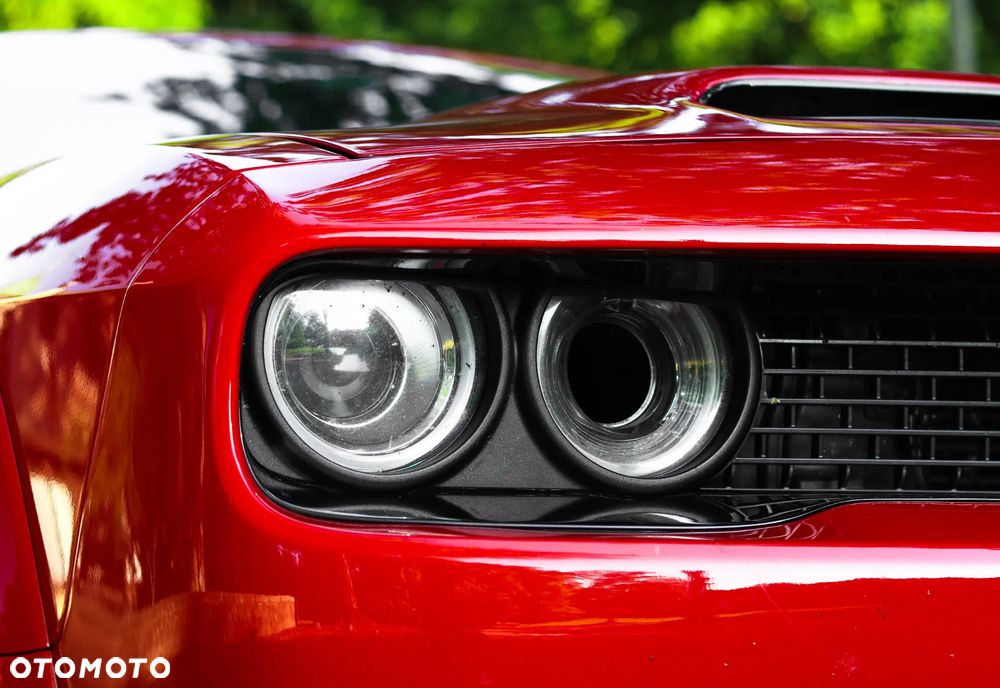Dodge Challenger - 16