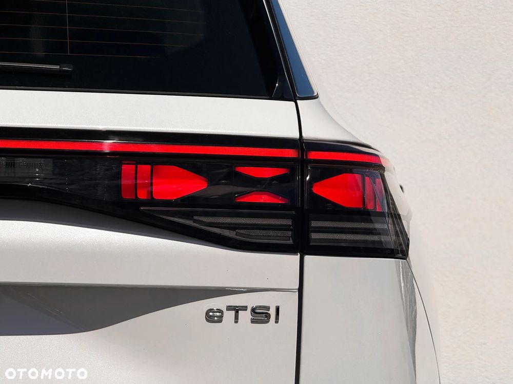 Volkswagen Tayron 1.5 eTSI OPF DSG Life - 14