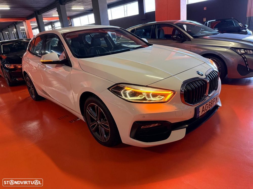 BMW 116 d Line Sport Auto — fotografia 2