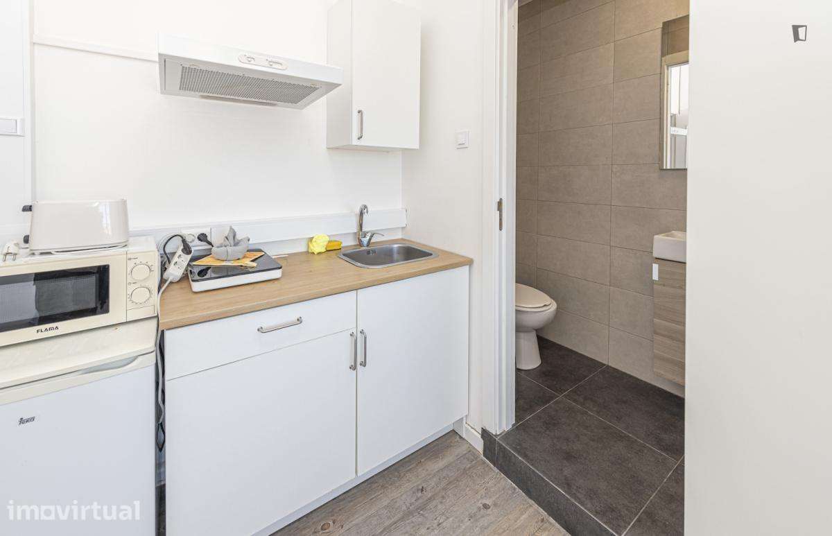 Quarto - localizado em Alameda Lisbon - Grande imagem: 3/19
