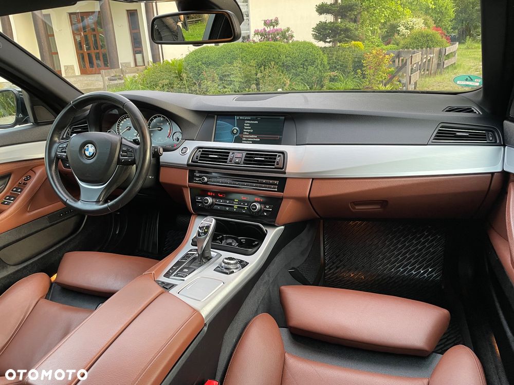 BMW Seria 5 525d - 13