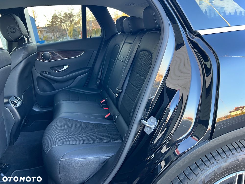 Mercedes-Benz GLC 200 4Matic 9G-TRONIC AMG Line - 16