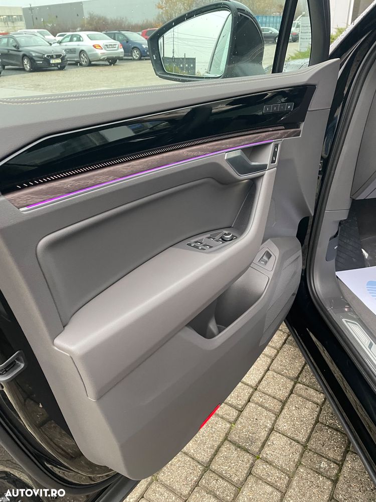 Volkswagen Touareg V6 TDI 4MOTION Elegance - 28