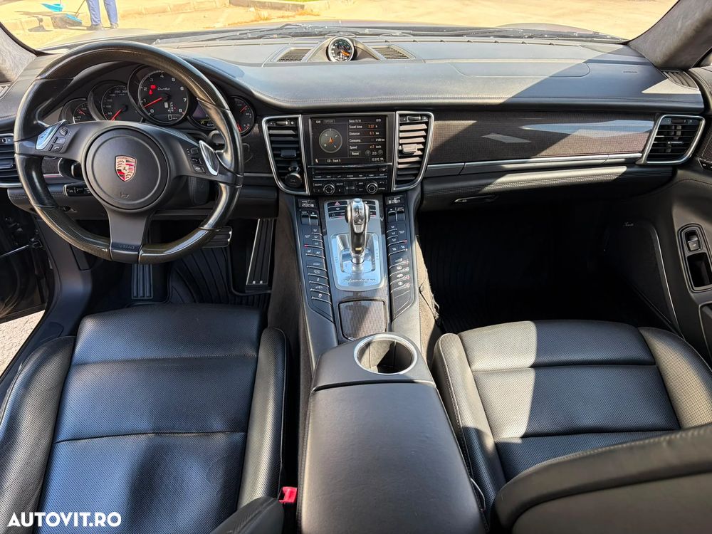 Porsche Panamera Turbo PDK - 22