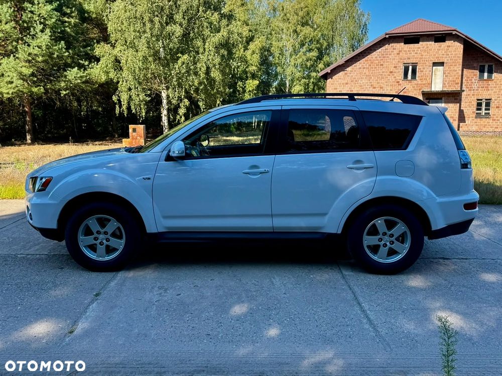 Mitsubishi Outlander - 11