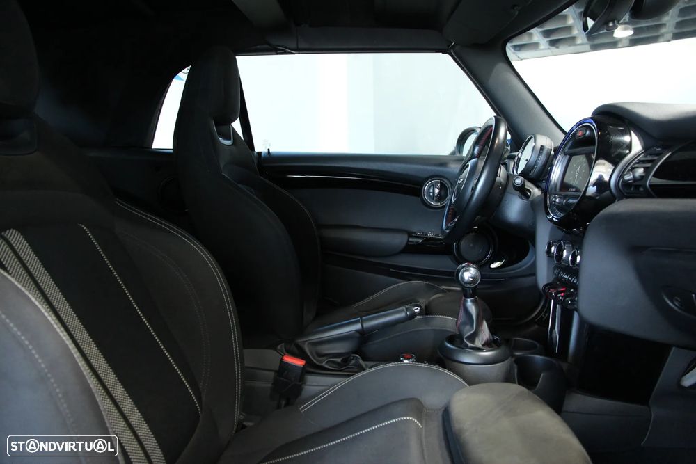 MINI Cabrio Cooper JCW - 9