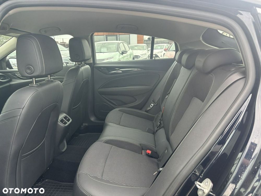 Opel Insignia - 32