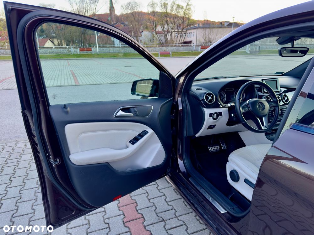 Mercedes-Benz Klasa B 220 4-Matic - 10