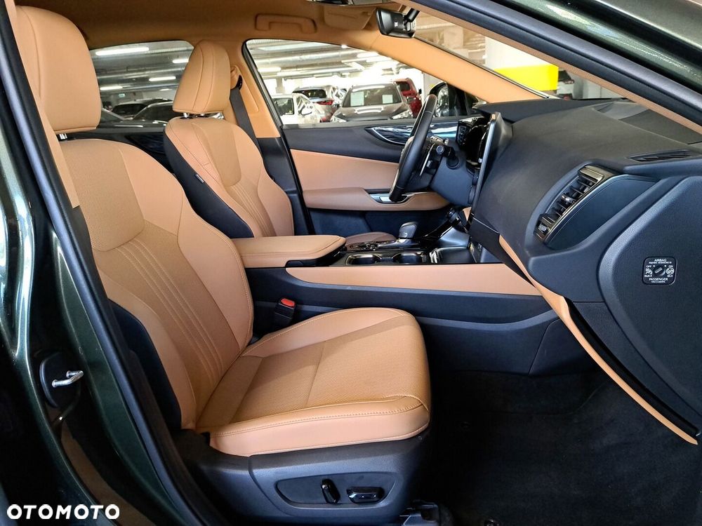 Lexus NX 2025