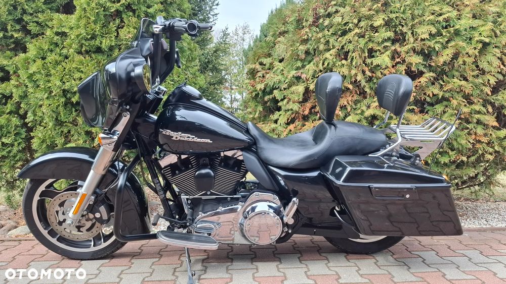 Harley-Davidson Touring Street Glide - 2