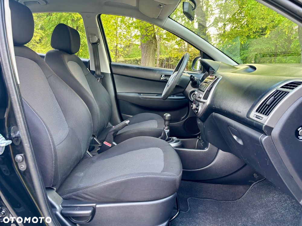 Hyundai i20 1.25 Wersja Jubileuszowa - 37