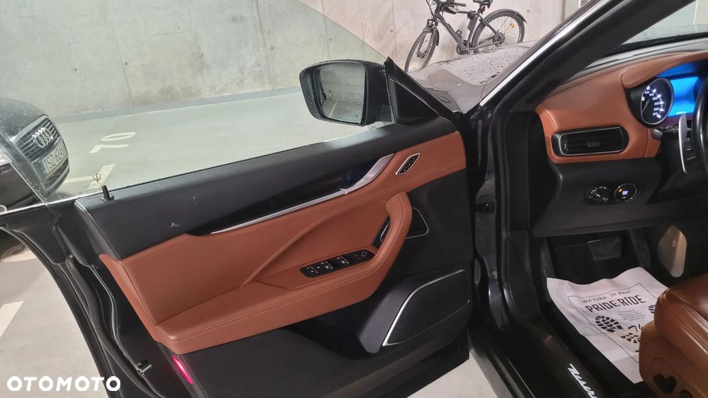 Maserati Levante S Granlusso - 15
