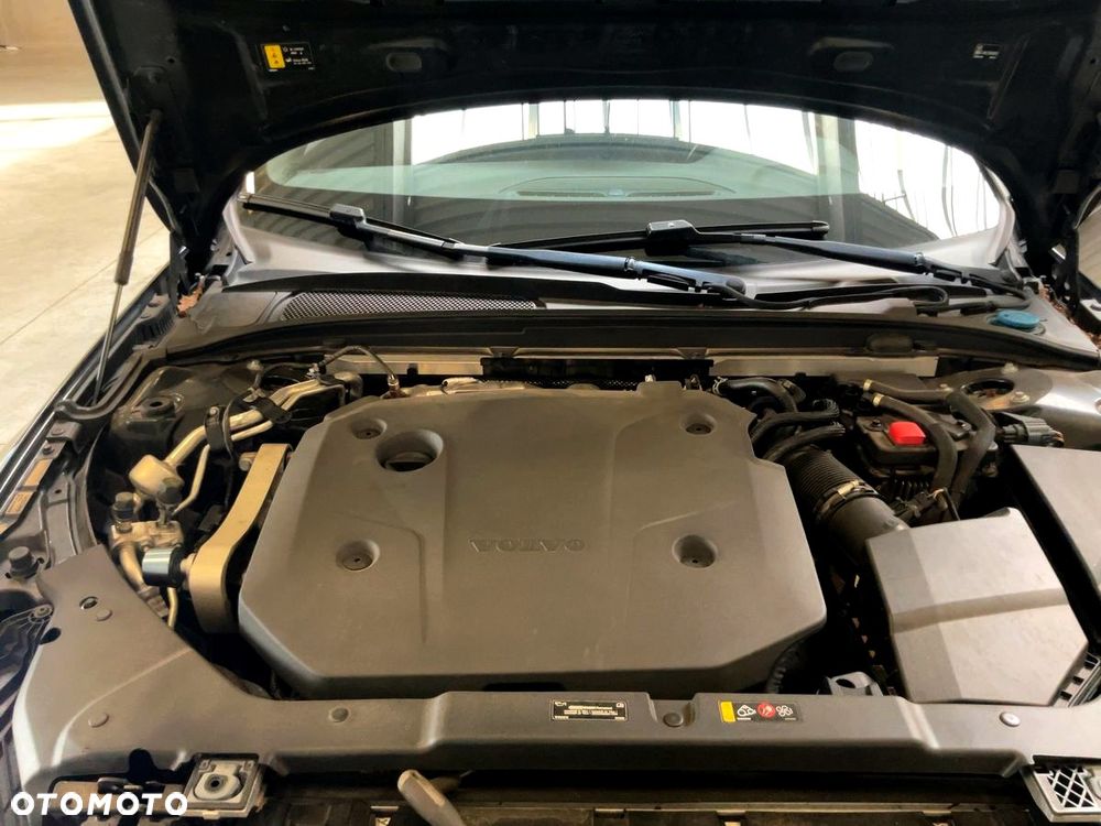Volvo V60 B4 D R-Design - 6