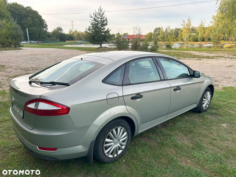 Ford Mondeo 1.6 Ambiente - 8