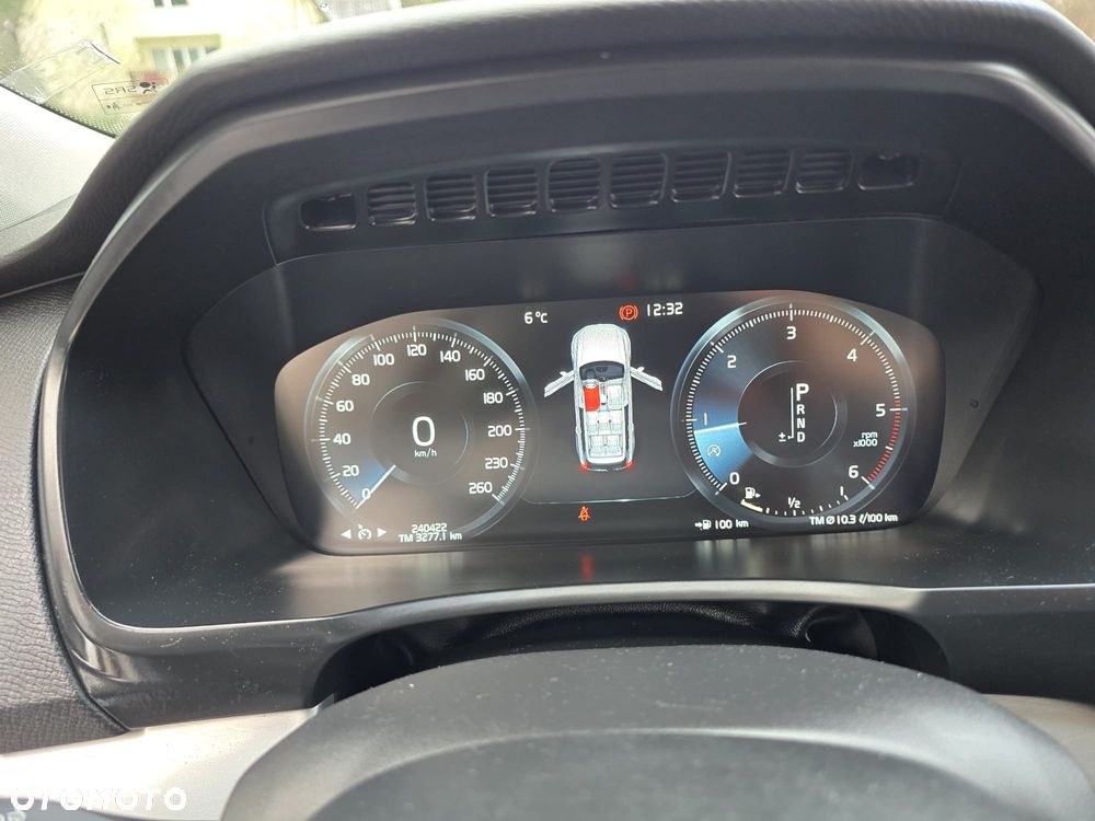 Volvo XC 90 D5 AWD Geartronic Momentum - 29