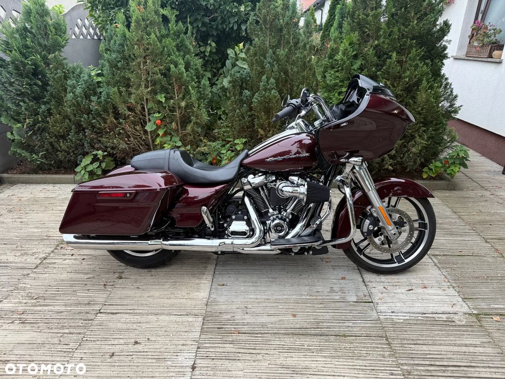 Harley-Davidson Touring Road Glide - 2