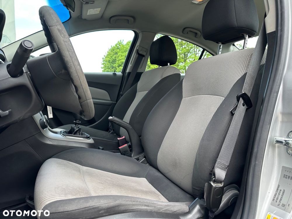 Chevrolet Cruze 1.6 LT+ - 21