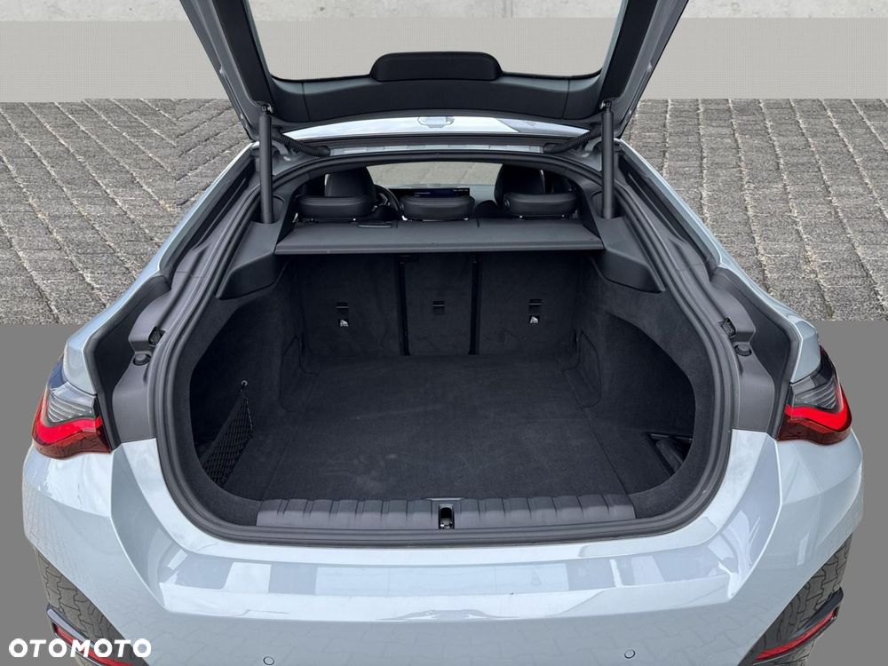 BMW i4 - 18