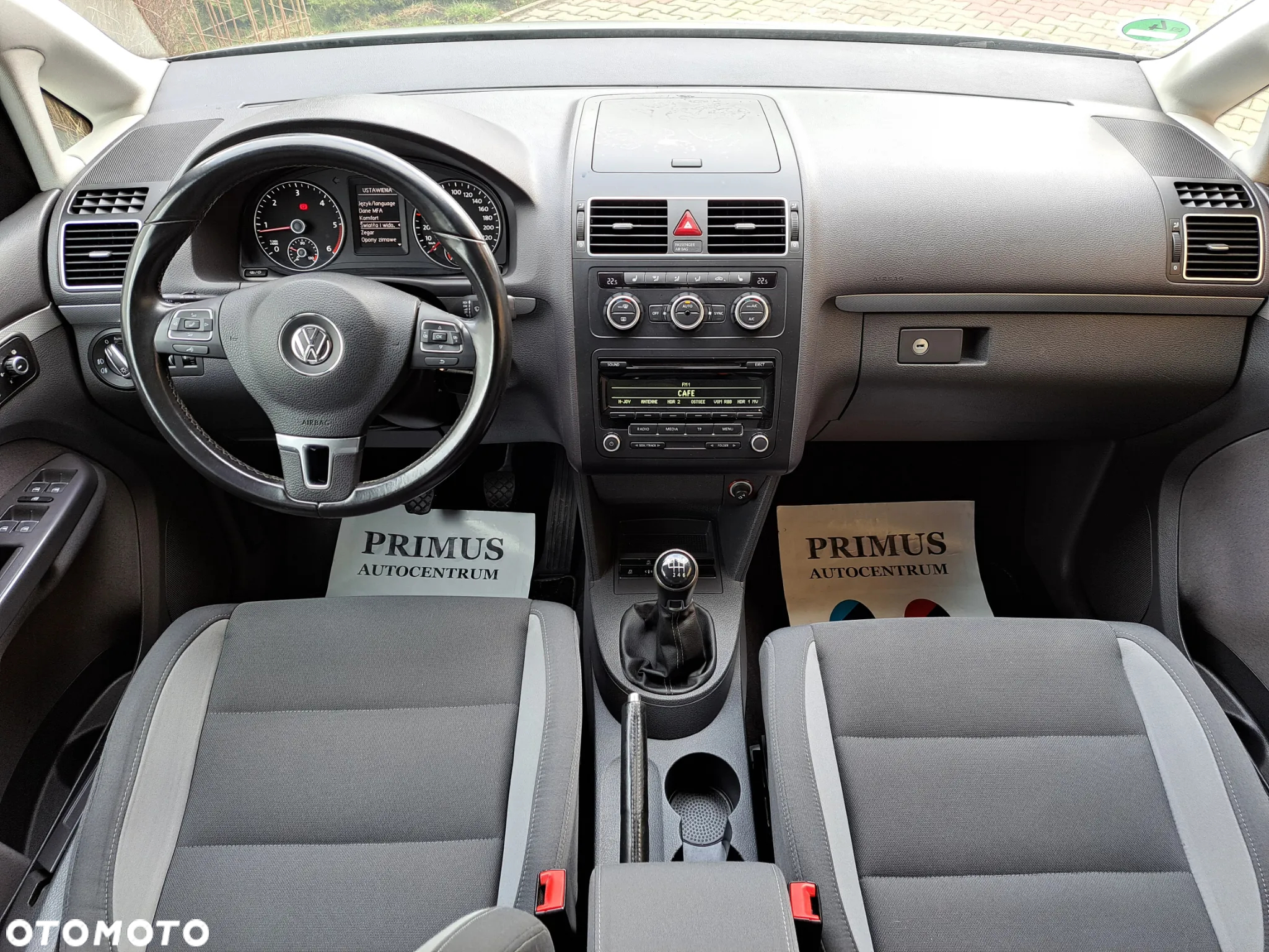 Volkswagen Touran - 13