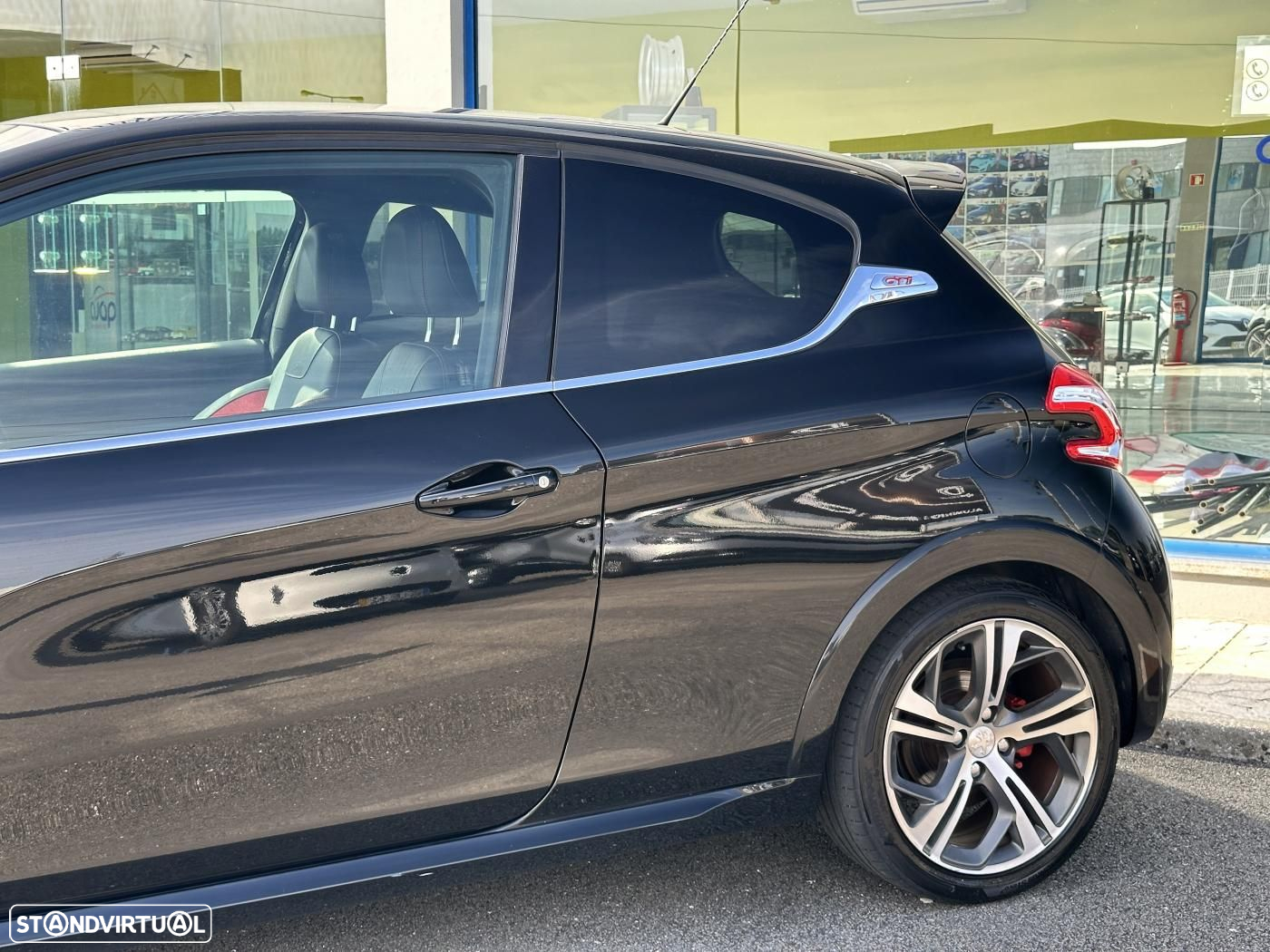 Peugeot 208 GTI 200 THP - 3