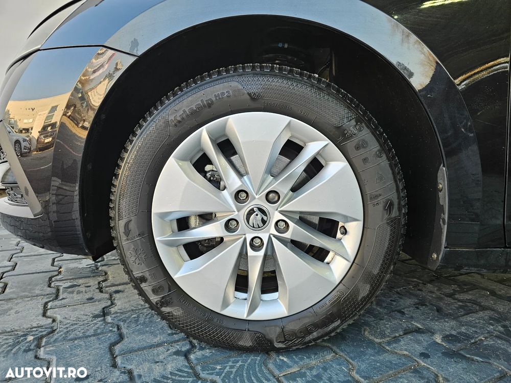 Skoda Octavia 2.0 TDI DSG Ambition - 4