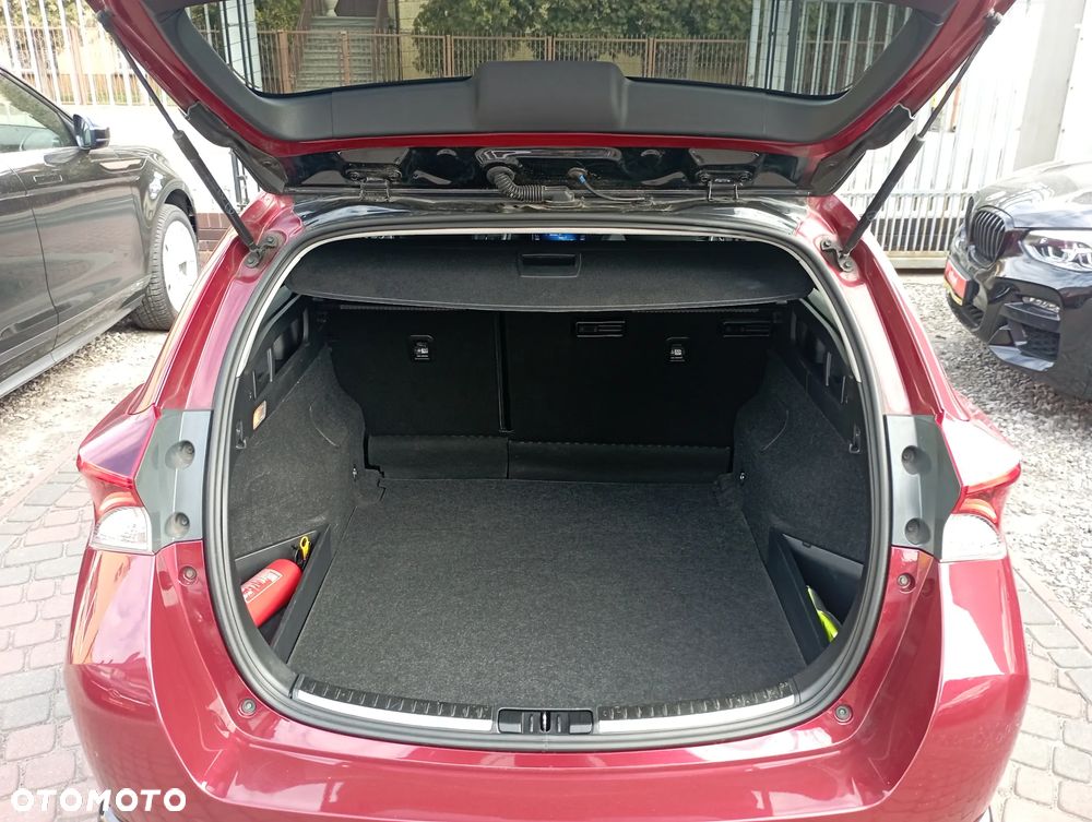 Toyota Auris 1.6 Selection - 29