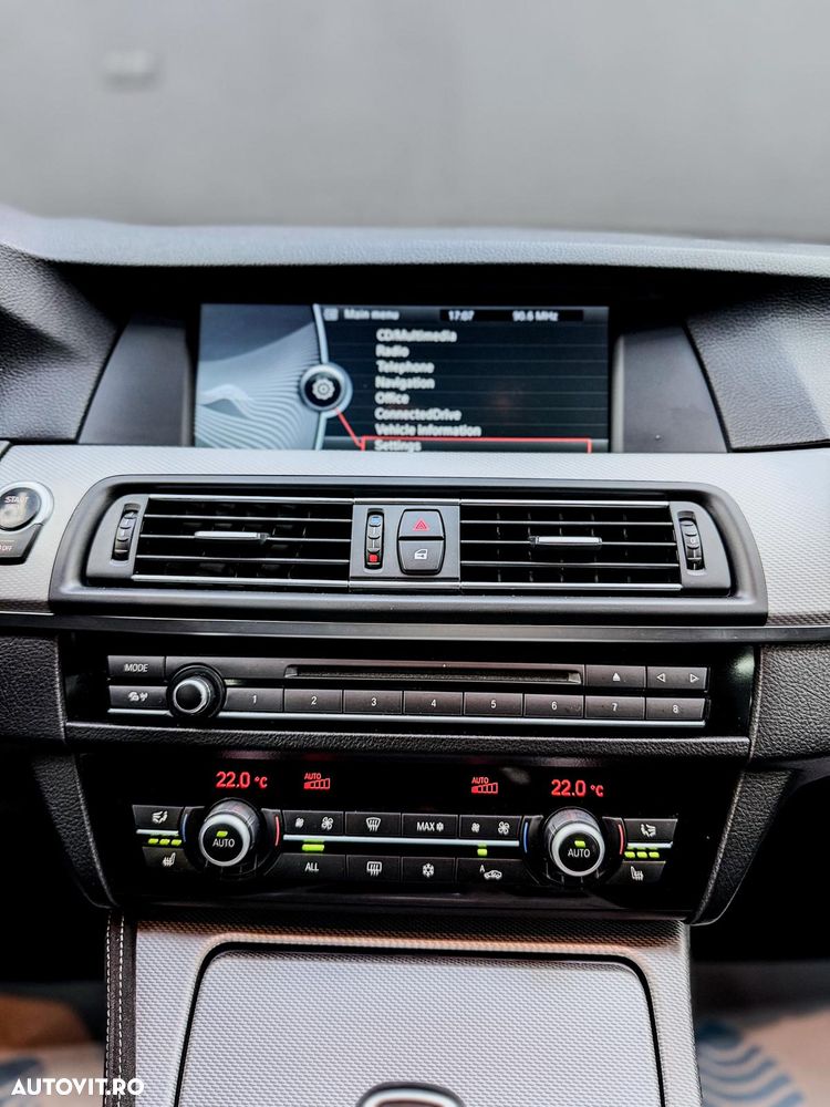 BMW Seria 5 525d Sport-Aut. - 21